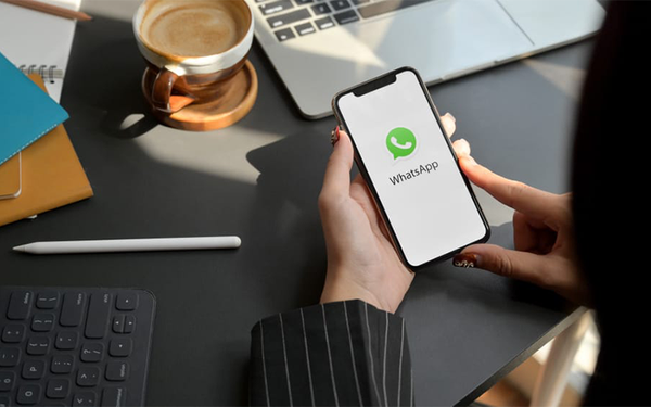 المشاركة باستخدام تطبيق واتساب